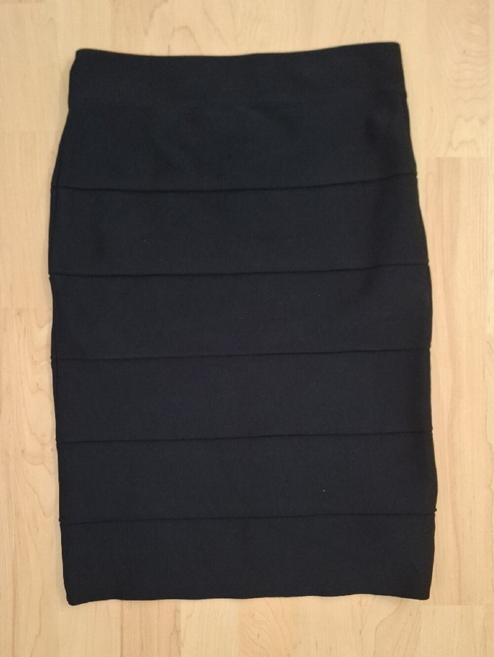 BCBGMaxAzria Black Horizontal Bandage Pencil Skirt Size M - Picture 3 of 7